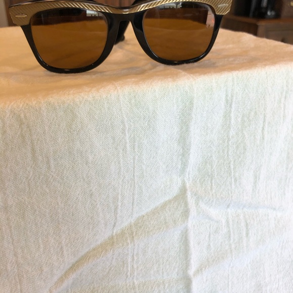 Ray ban sun glasses - Picture 3 of 3